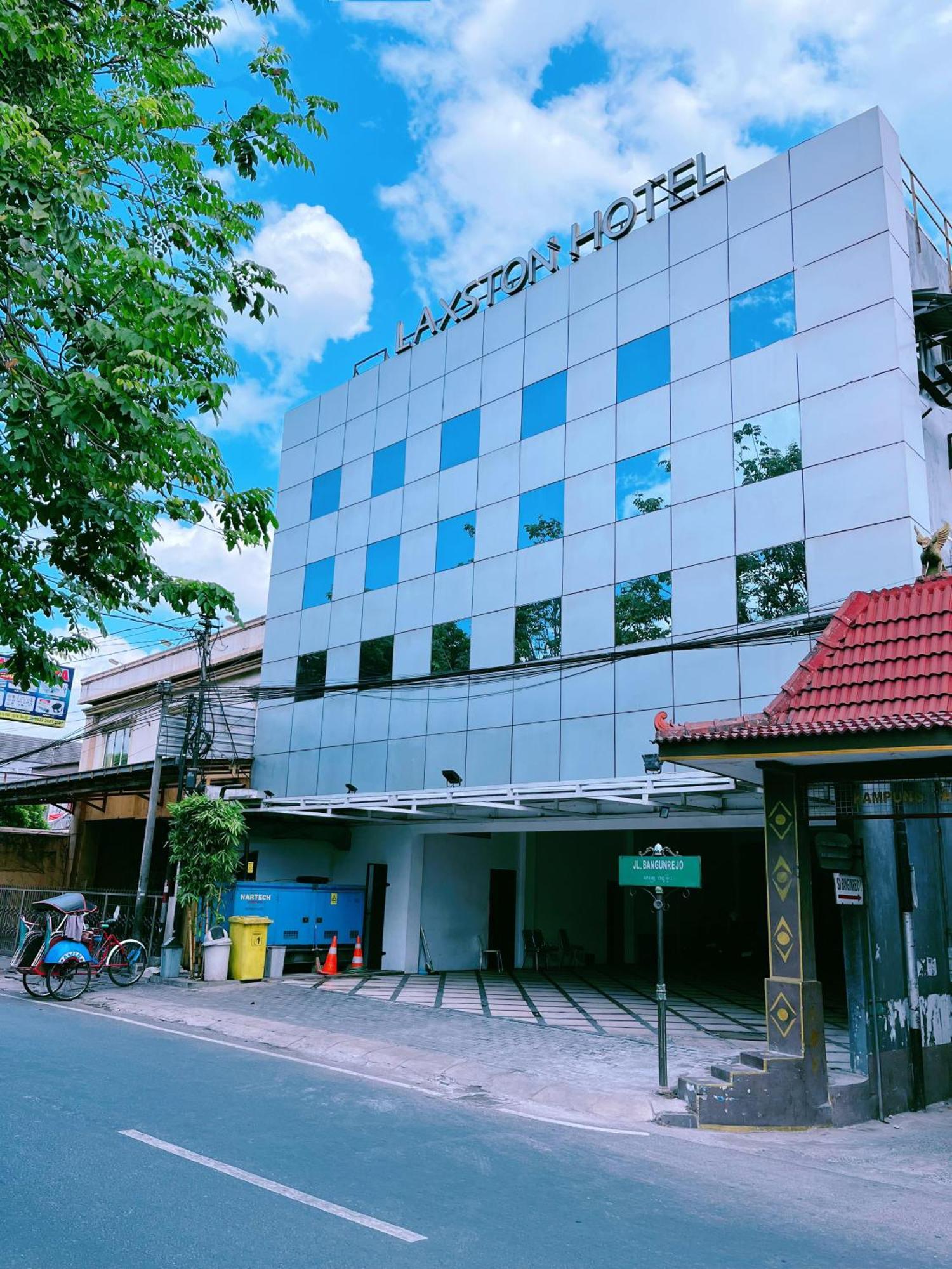 Laxston Hotel Yogyakarta Kültér fotó